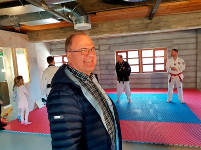 – Meg bekjent er det første gangen vi har bevilget mer penger enn det søkeren har bedt om, sier daglig leder Runar Krokvik Sparebankstiftelsen Ringerike, som er den største sponsoren til Ringerike Taekwondo klubb.