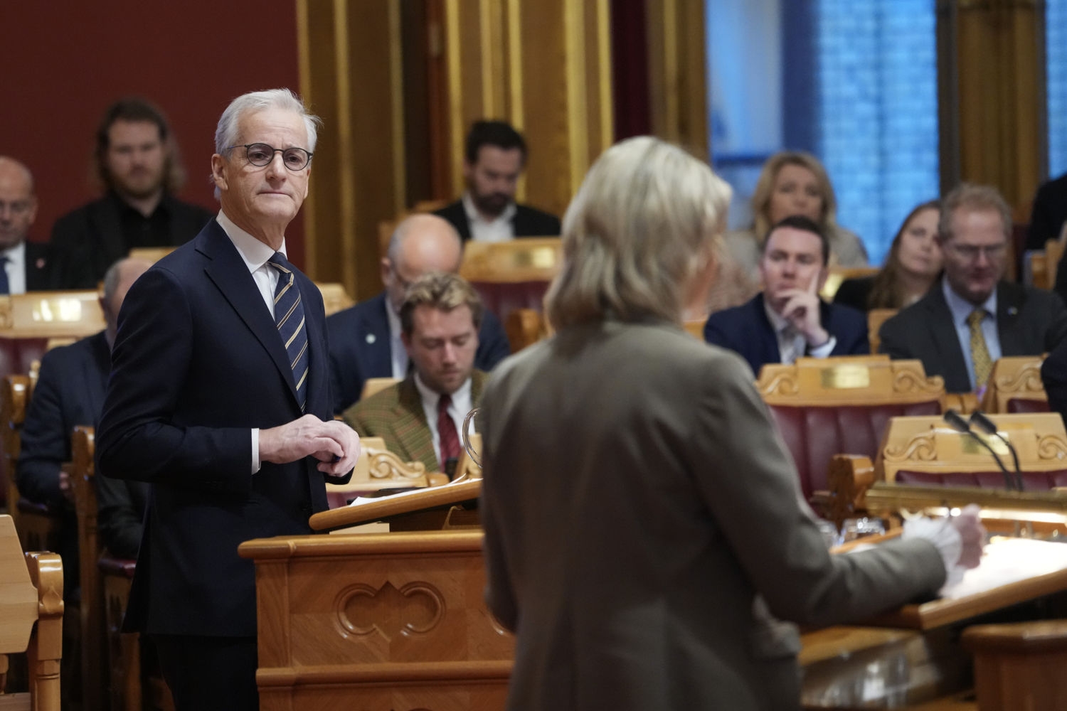 Ap og statsminister Jonas Gahr Støre går tilbake på målingen mens Sylvi Listhaug og Frp styrker seg.