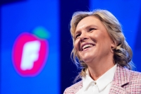 Sylvi Listhaugs Frp går kraftig fram på en ny måling. Nå mener førsteamanuensis Svein Erik Tuastad at det ikke er utenkelig at hun kan bli statsminister.