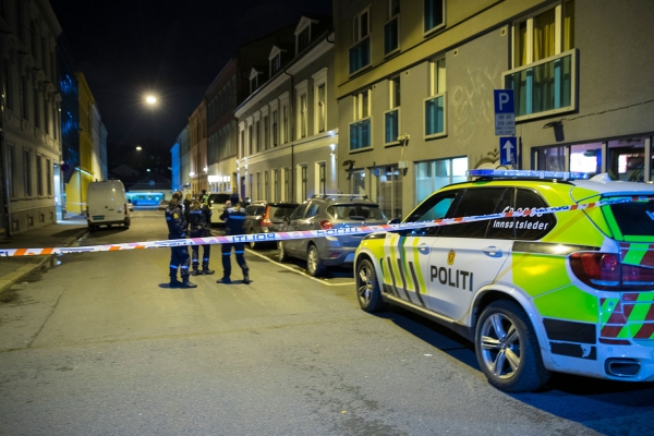 Natt til fredag fikk politiet melding om at en mann hadde blitt knivstukket på åpen gate i Oslo. Mannen er alvorlig skadd og innlagt på sykehus. 