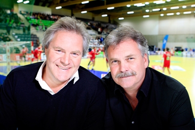 Bent Svele og Harald Bredeli skal kommentere håndball-VM som spilles i Danmark fra kommende helg. Håndballjentene står også høyt i kurs hos TV-seerne.