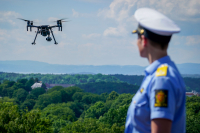 Tre politidistrikter har deltatt i et pilotprosjekt og har siden september 2019 brukt droner ved operative hendelser, Troms, Trøndelag og Agder. 