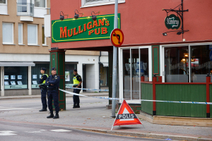 To døde etter skyting på pub i Sverige