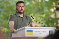 Ukrainas president Volodymyr Zelenskyj mener Russland bør forberede innbyggerne sine på at de vil tape okkuperte ukrainske områder.