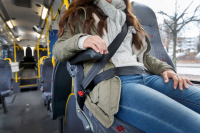 Vegvesenet oppfordrer til bruk av sikkerhetsbelte på buss. Etter å ha gjennomføre kontroll flere steder, er de straks i gang med kampanjen «svart belte i buss».