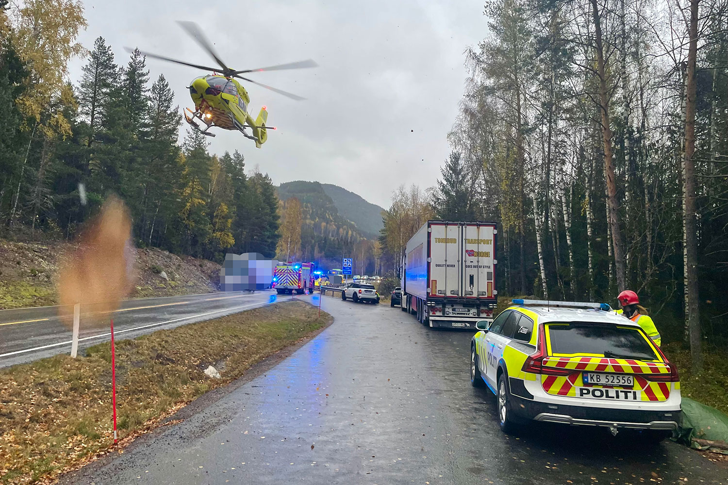 Ulykken skjedde ved Torpomoen like sør for Ål sentrum i Hallingdal i 17-tiden onsdag. Riksvei 7 er svært trafikkert og går over Hardangervidda.