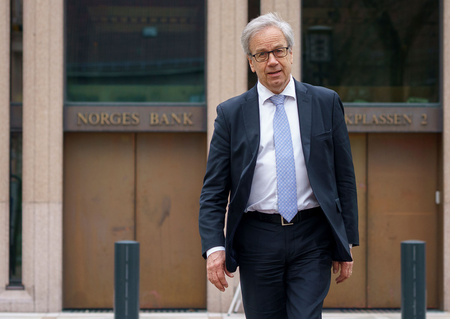 Det kommer ingen renteøkning når sentralbanksjef Øystein Olsen redegjør for rentebeslutningen. Men de fleste ekspertene mener den økonomiske utviklingen har vært så god at han vil signalisere den første renteøkningen allerede over sommeren. 