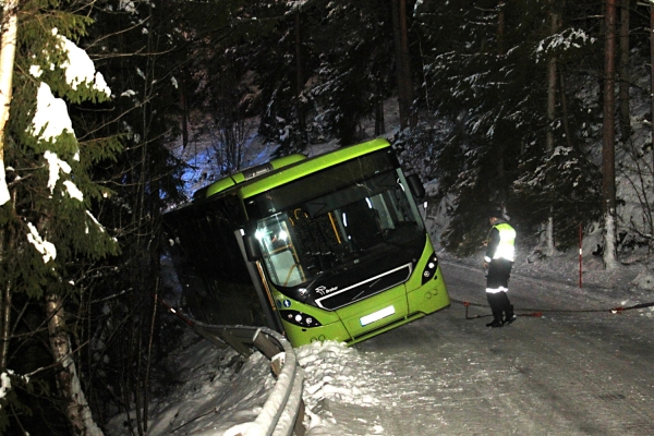 Buss utfor i Åsa