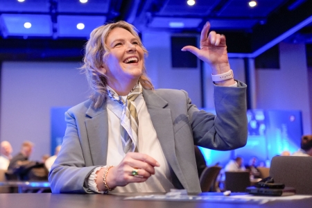 Sylvi Listhaug og Fremskrittspartiets har grunn til å smile. De er landets største parti i en ny måling.