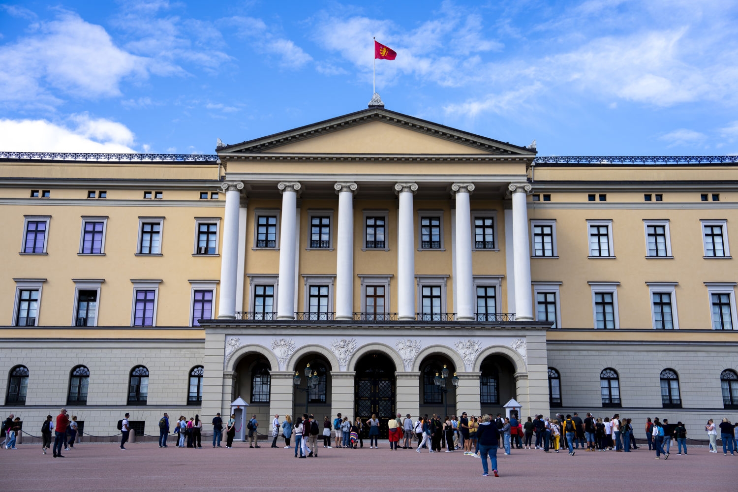 Arrangementer landet over avlyses på grunn av kongens helsetilstand