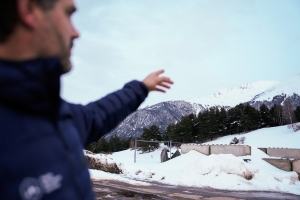 Familie og pårørende til skredofrene samles i Alpene