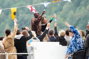 Brudeferd i Geiranger – i dag gir Märtha og Durek hverandre sitt ja