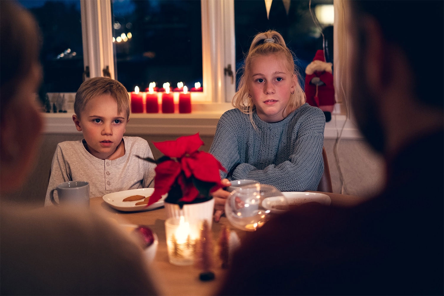 Desember er den måneden det kjøpes mest alkohol i Norge. – For barna betyr det ofte en utrygg julefeiring, sier Randi Hagen Eriksrud i Av-og-til.