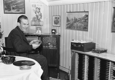 RADIOFRELST: Oskar Sandli  &#039;Radio-Oskar»  var mannen bak de Norges eneste private kringkastingsnett på Rabba. 