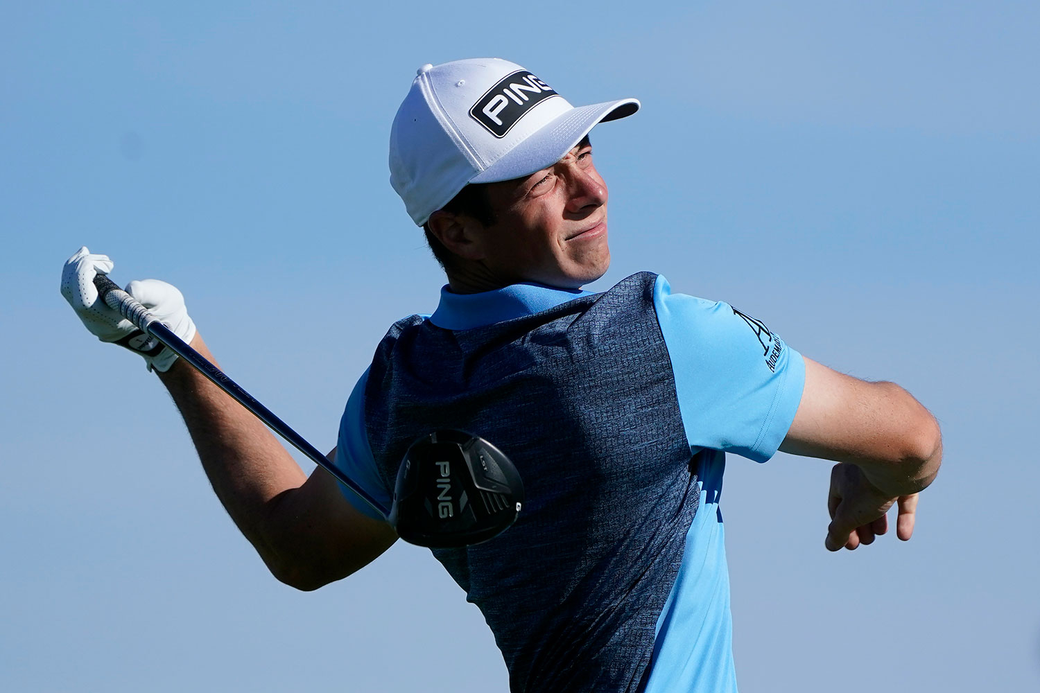 Viktor Hovland nærmer seg de ti beste golfspillerne i verden. 