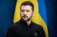 President Volodymyr Zelenskyj sier det er uaktuelt å avstå ukrainsk territorium til Russland i forbindelse med framleggingen av den lenge varslede «seiersplanen»  Ukrainas president Volodymyr Zelenskyj sier landet ikke vil avstå territorium til Russland som del av sin seiersplan. 